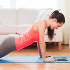 femme-application-exercice-axomove-axoprevent-reeducation-1 (1)